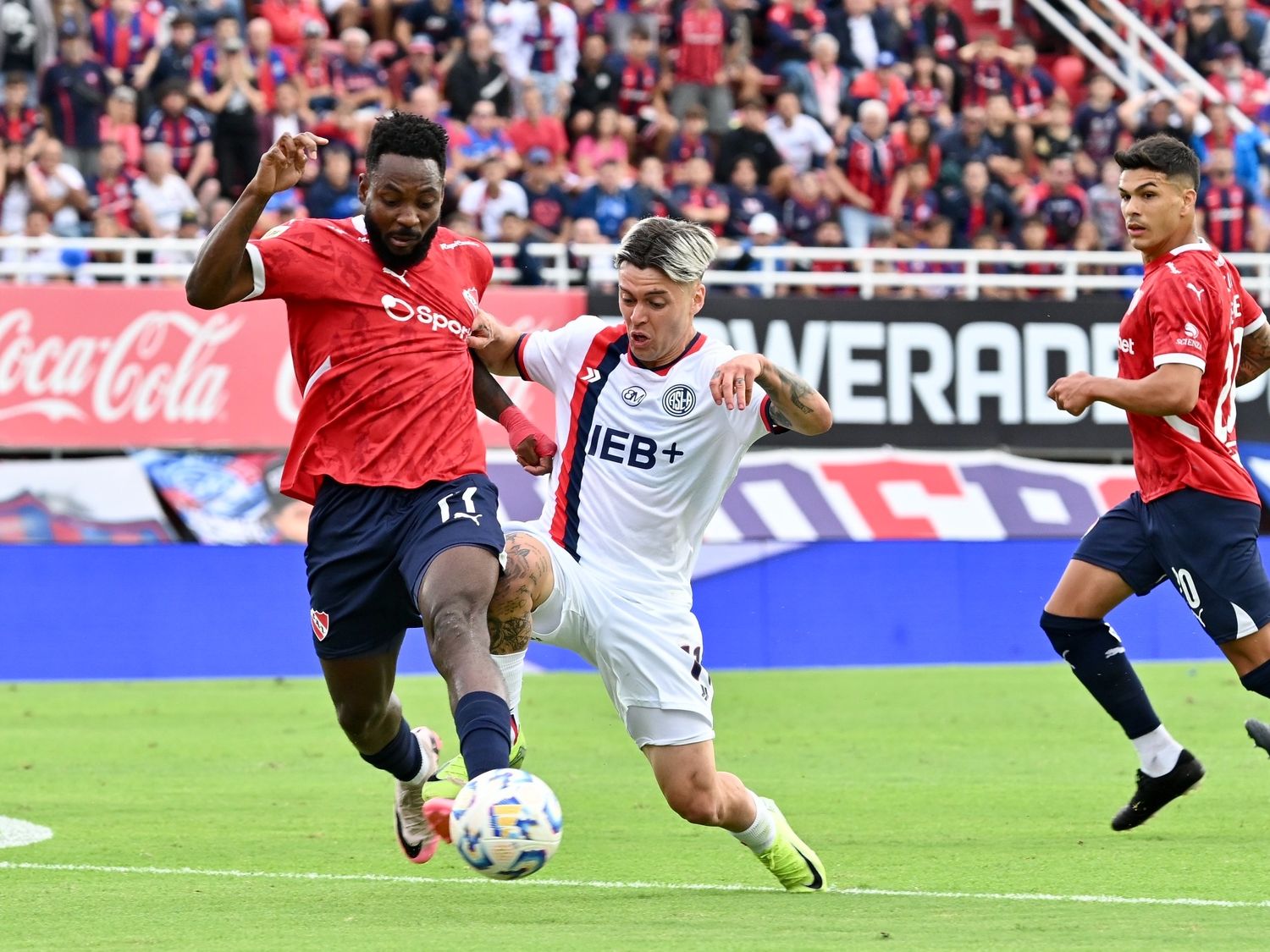 Independiente se llevó el clásico frente a San Lorenzo