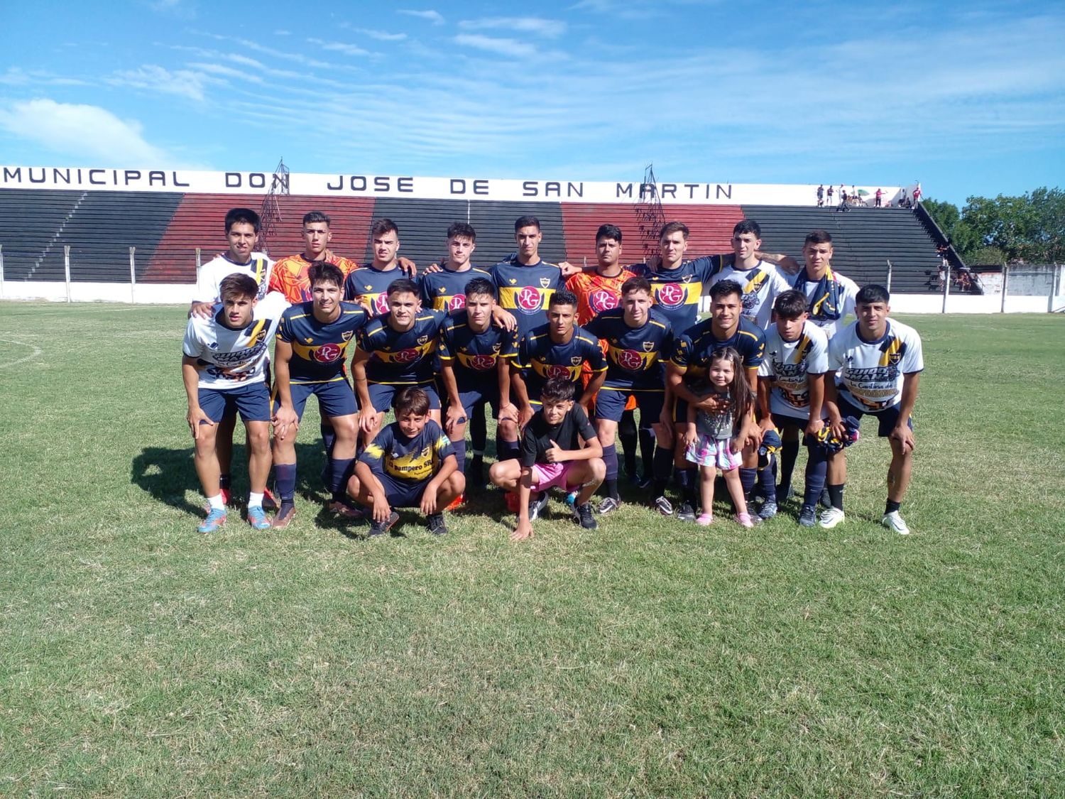 Fútbol: Independencia goleó a Belgrano de San Nicolás