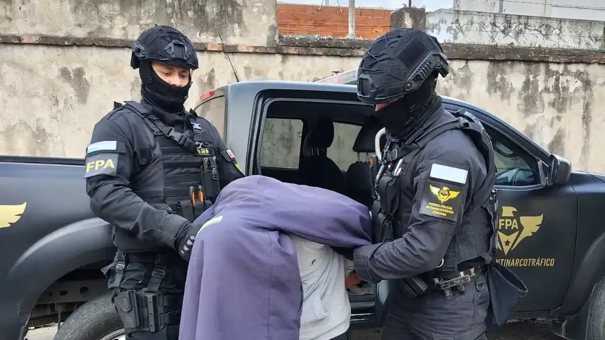 El hombre detenido está acusado de robo en una vivienda.