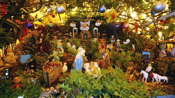 Entre tradición católica y folclore de Navidad, el pesebre cumple 800 años