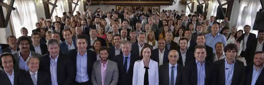 221 cargos políticos menos: «Vamos a ahorrar en cada mango»