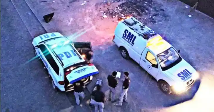 Adolescente asesinó a su vecino venezolano en Chile porque discutía con su pareja