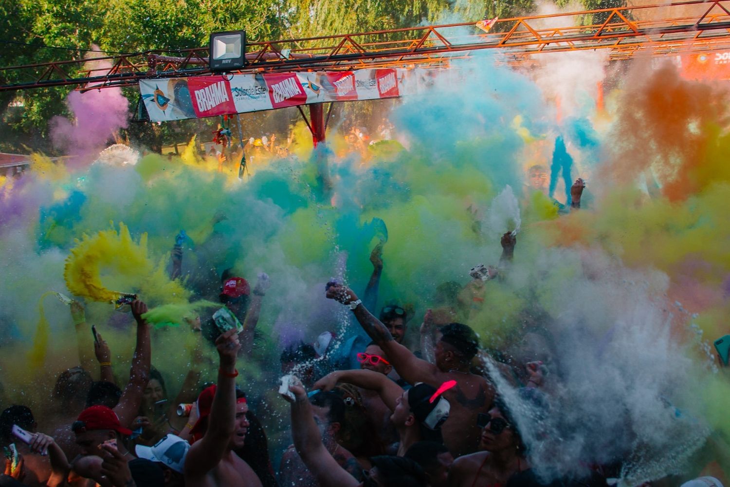 Vuelve la fiesta de colores a Solar del Este con una grilla cargada de artistas