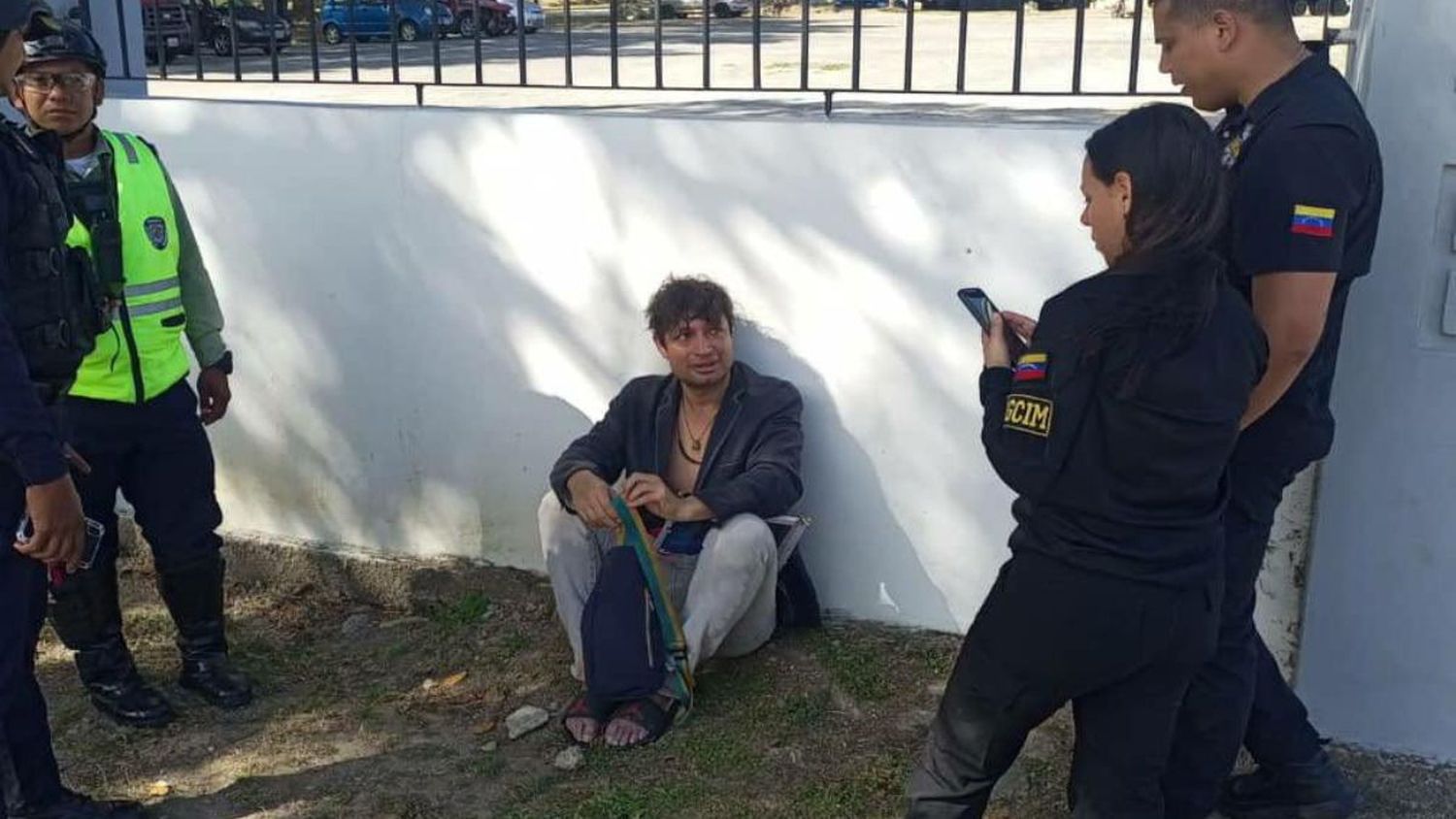 ¡DESORIENTADO Y SUCIO! Así encontraron al precandidato presidencial Leandro Domínguez (+ Video)