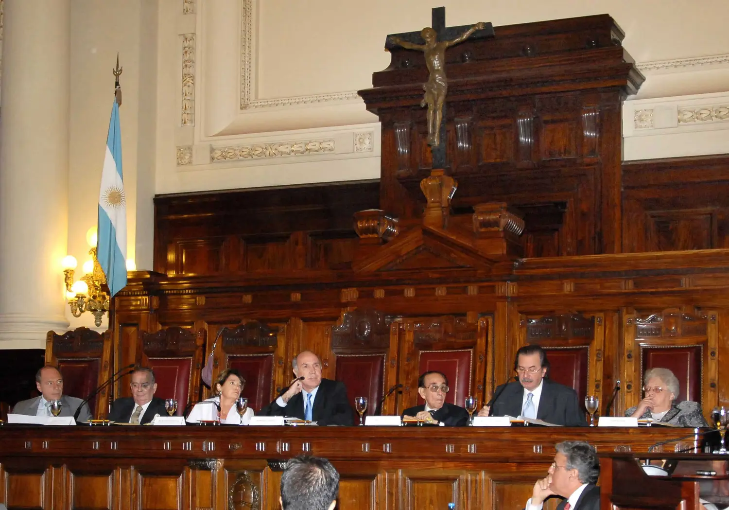 Ley de Medios: La Corte Suprema convocó a una audiencia al Gobierno y el Grupo Clarín