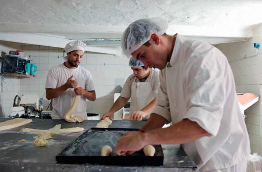 Alfajoreros acordaron un aumento del 44%