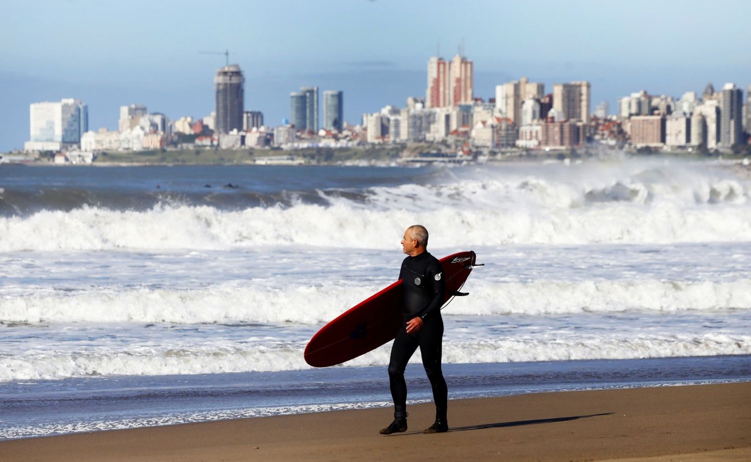 Calor en Mar del Plata: Guardavidas piden activar el servicio en todas las playas