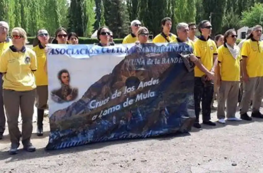 «Cruzar en honor al General San Martín, es como que hace de la montaña algo más humano»