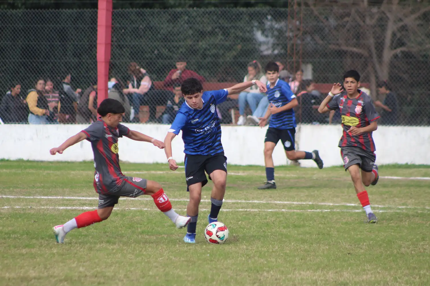 El fútbol local tendrá acción completa este fin de semana con Primera, inferiores e infantiles