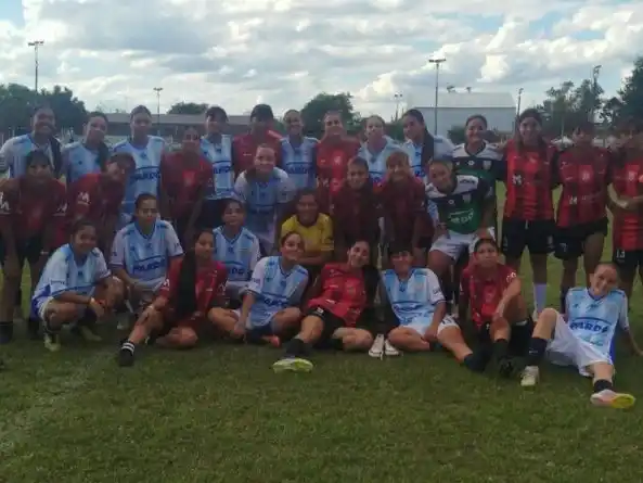 Atlético. el club más ganador en la primera edición del torneo "Leoncito Femenino" organizado por 9 de Julio.   Foto:AR
