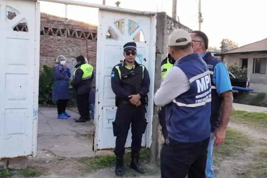 La policía halló el cuerpo sin vida en el interior de un pozo ciego