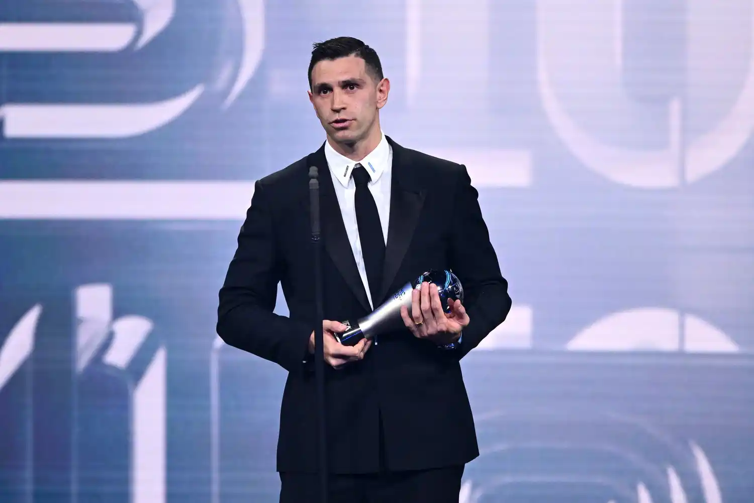 “Dibu” Martínez, mejor arquero del año