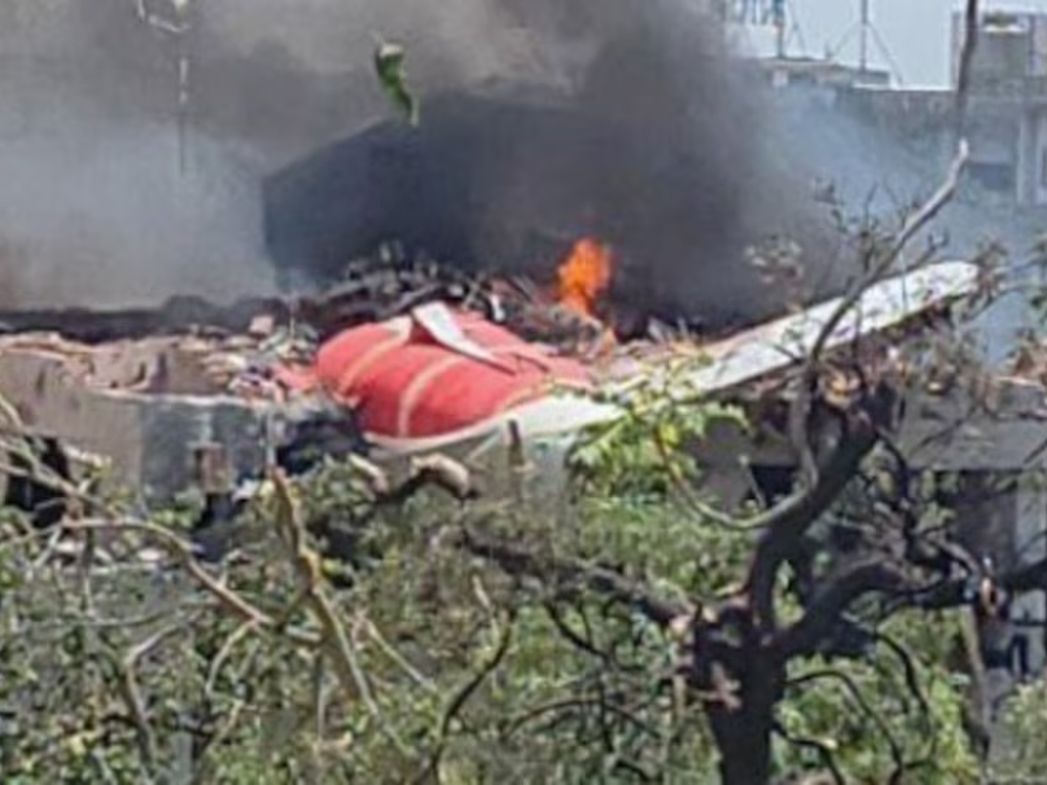 Tragedia en la India: un avión de Air India se estrelló tras despegar de Ahmedabad