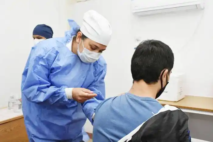 El COES anunció nuevos  operativos de vacunación  descentralizados