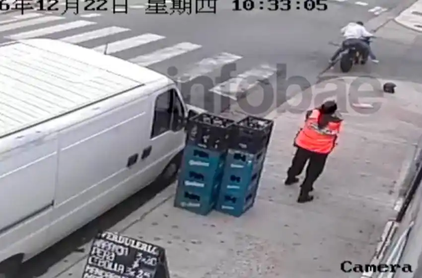 Se difundió el video que muestra a la policía que fue absuelta tras disparar a un delincuente