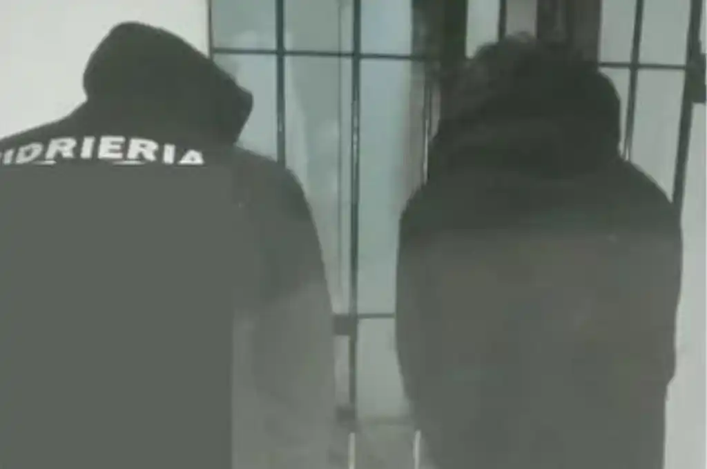 Ambos delincuentes quedaron alojados en la sede policial.