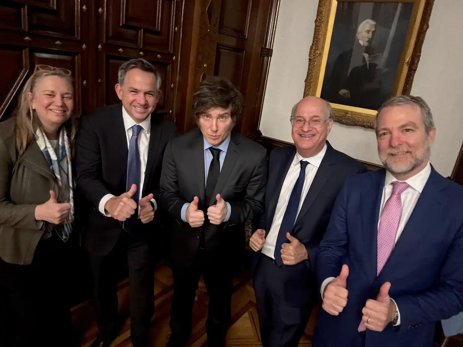 Primera reunión del equipo económico post derrota electoral: Milei y Caputo recibieron al presidente del BID