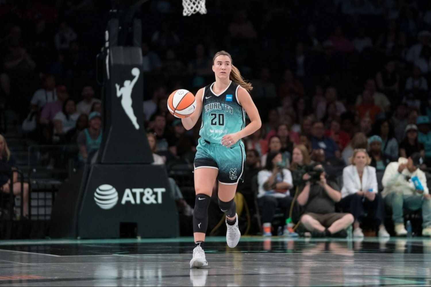 Descubre los nuevos zapatos exclusivos de Sabrina Ionescu para brillar en la WNBA