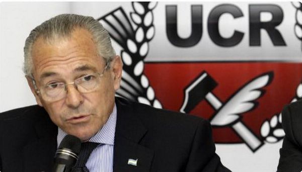 Tras el pase al Massismo de Jano, el presidente de la UCR lo trató de "Tránsfuga"