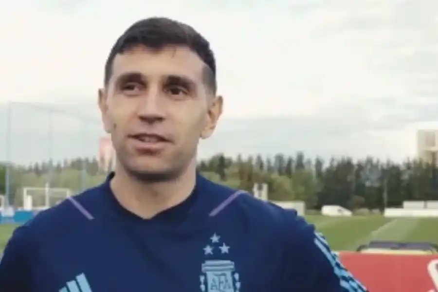 Emiliano "Dibu" Martínez palpitó el clásico con Uruguay: "Será especial para mí ir a La Bombonera porque nunca jugué ahí"