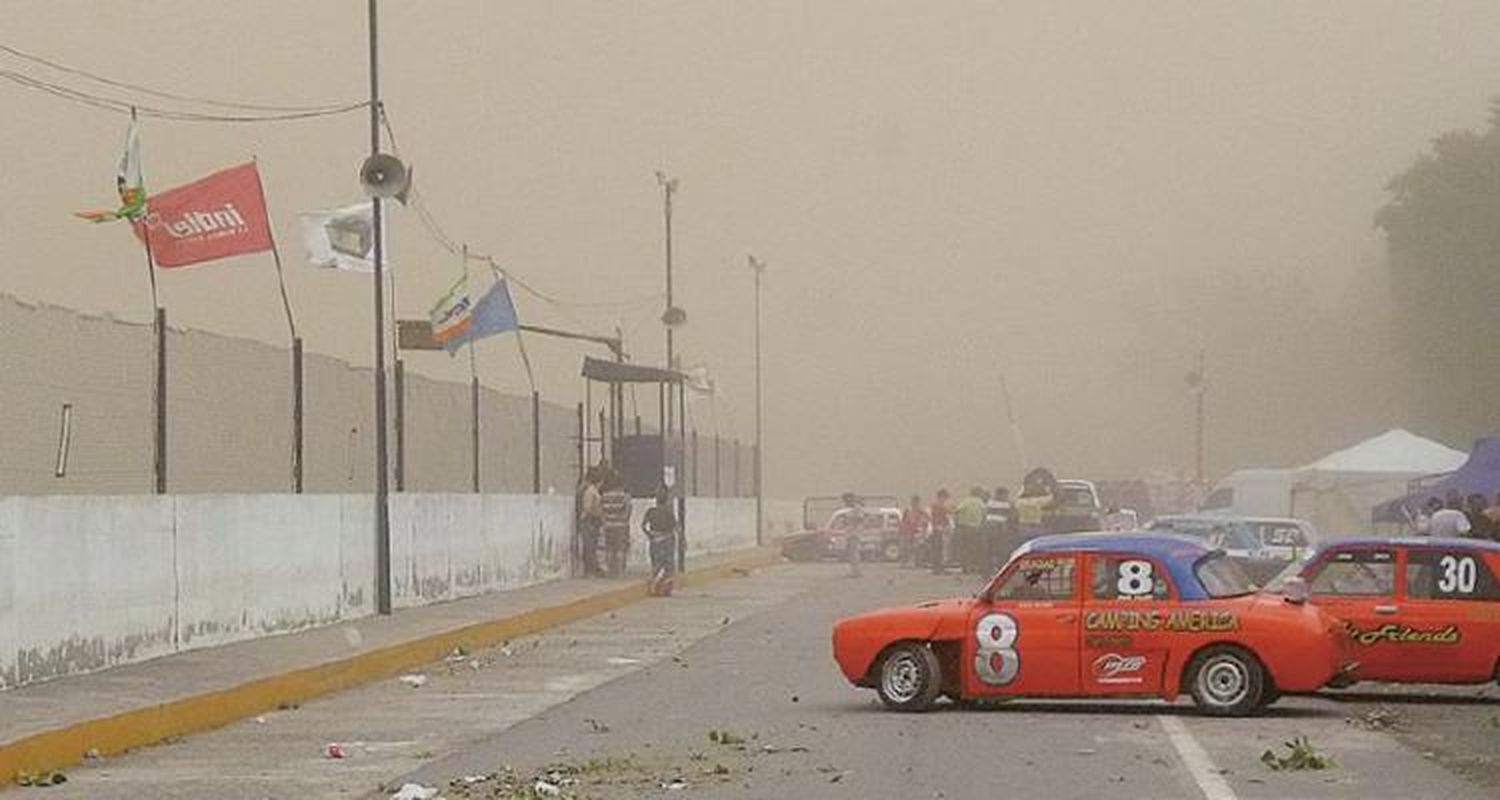 Autos, tormenta y susto