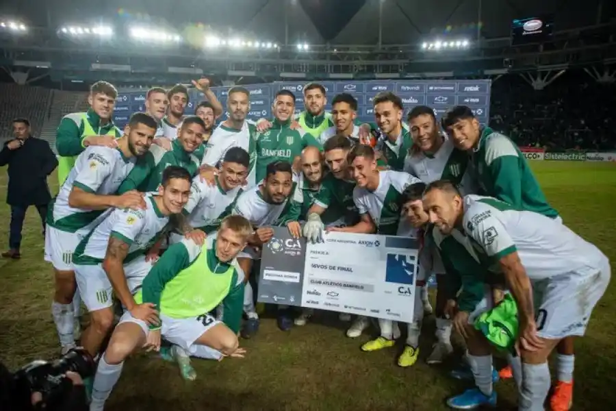 Banfield avanza en la Copa Argentina