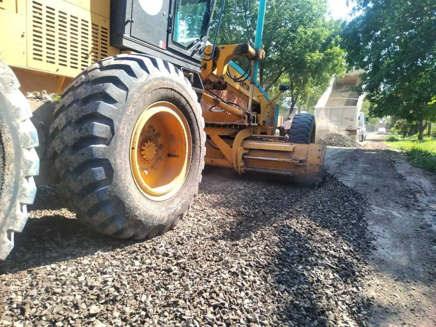 El municipio intensificó los trabajos de enripiado