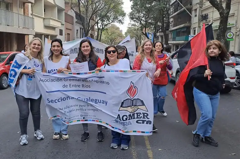 Masiva movilización docente en el marco de las medidas de fuerza