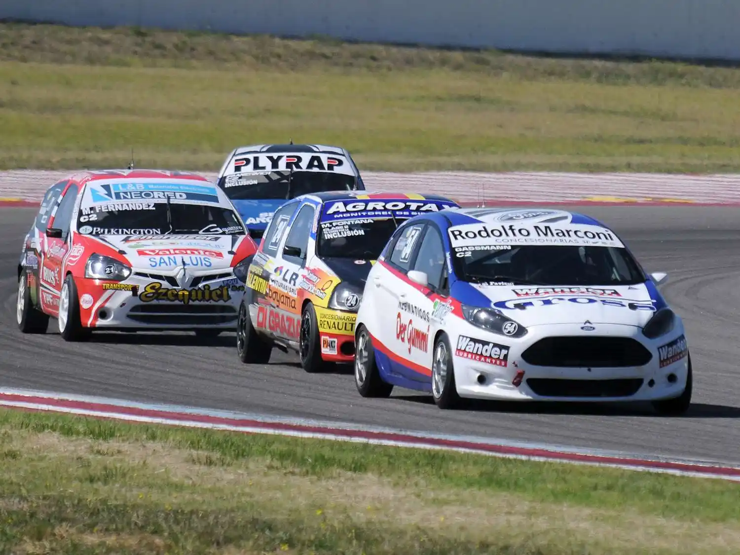 Joel Gassmann en un domingo a puro espectaculo