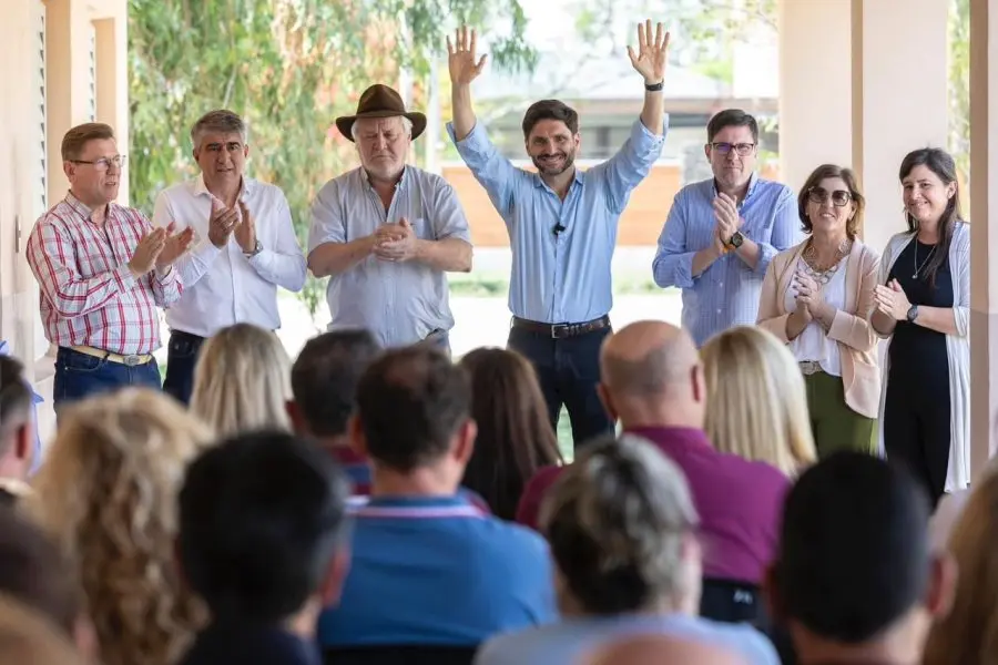 Plan 1000 Aulas: Pullaro inauguró en La Criolla la primera del programa provincial