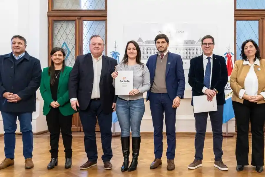 Firma de convenios por $200 millones para construir 5 nuevas aulas en el Dpto. San Cristóbal