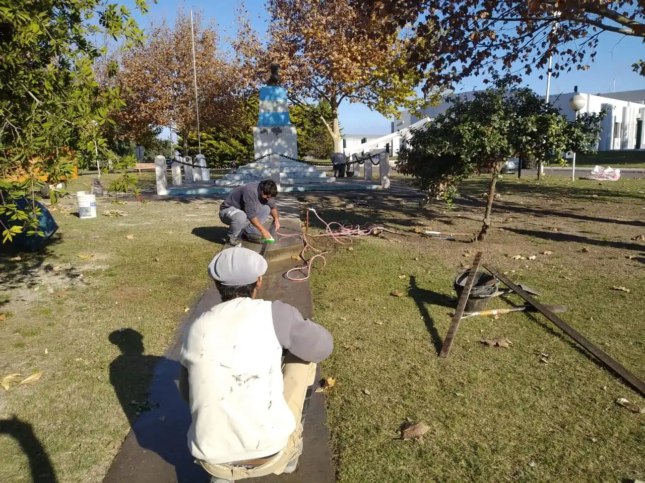 Reinauguran la plaza San Martín en Racedo