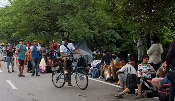 Por alterar el orden: reubican a migrantes venezolanos en Rumichaca