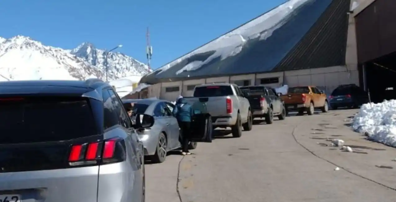 Tras 12 días de intensas nevadas, reabrió el paso Cristo Redentor