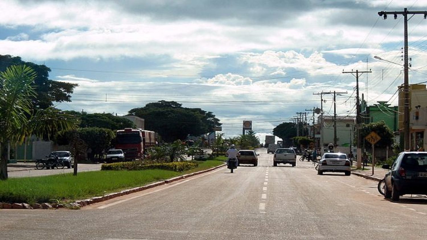 CHOQUE ENTRE CAMIONETA Y FURGONETA: 13 personas trasladadas para hemodiálisis mueren tras accidente en Brasil