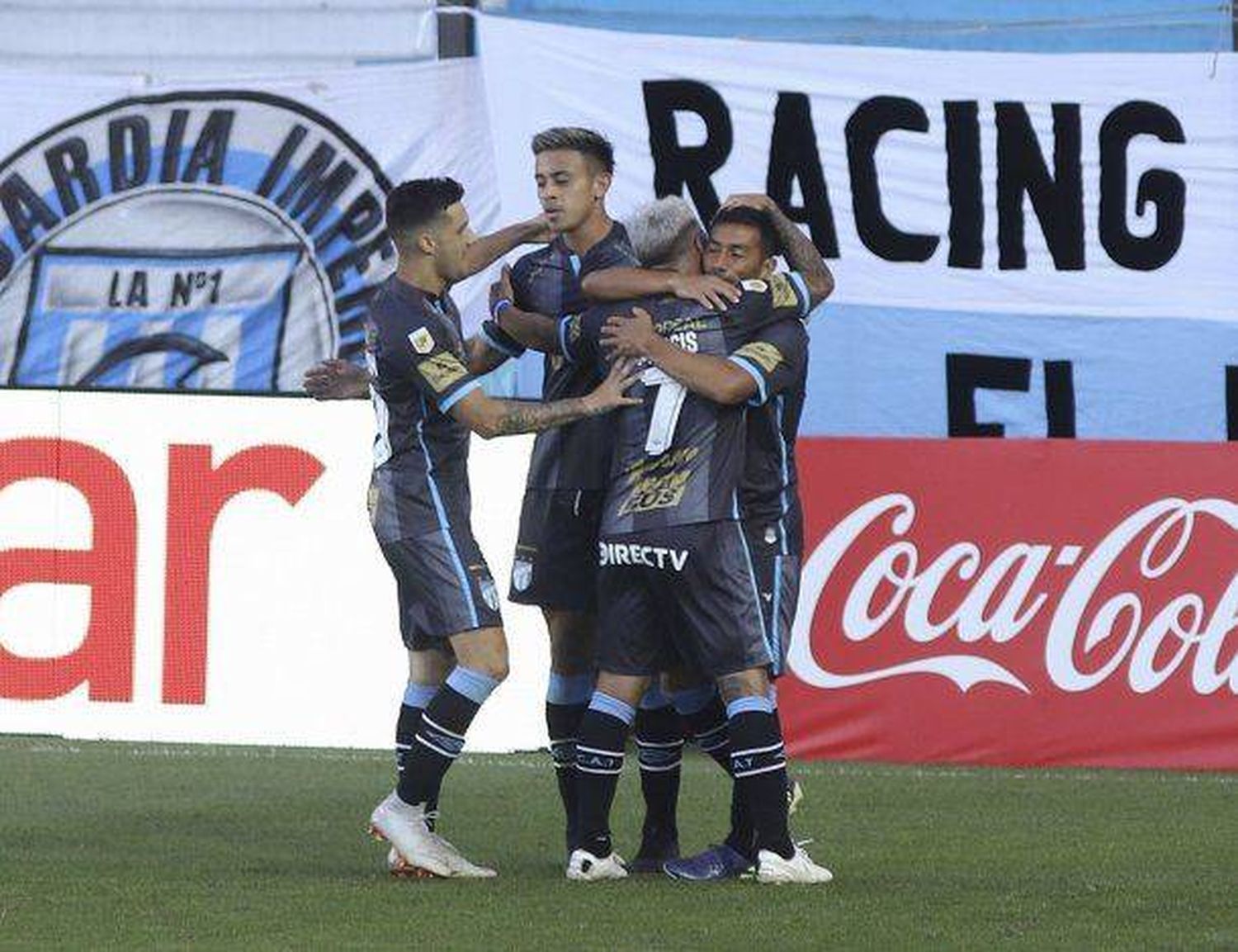 Atlético Tucumán goleó a Racing en el Cilindro, en el debut por la Copa de la Liga