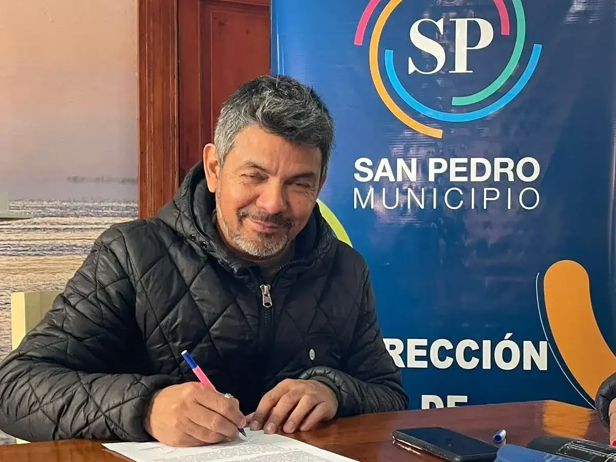Denuncian a Alan Ocampo por superposición e incompatibilidad de cargos en el sistema educativo y el Municipio