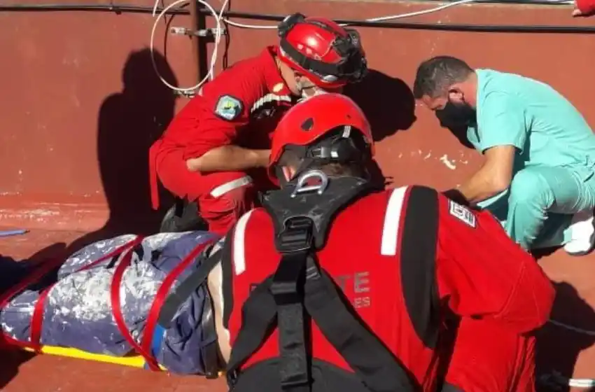 Un obrero recibió una descarga eléctrica y se encuentra grave