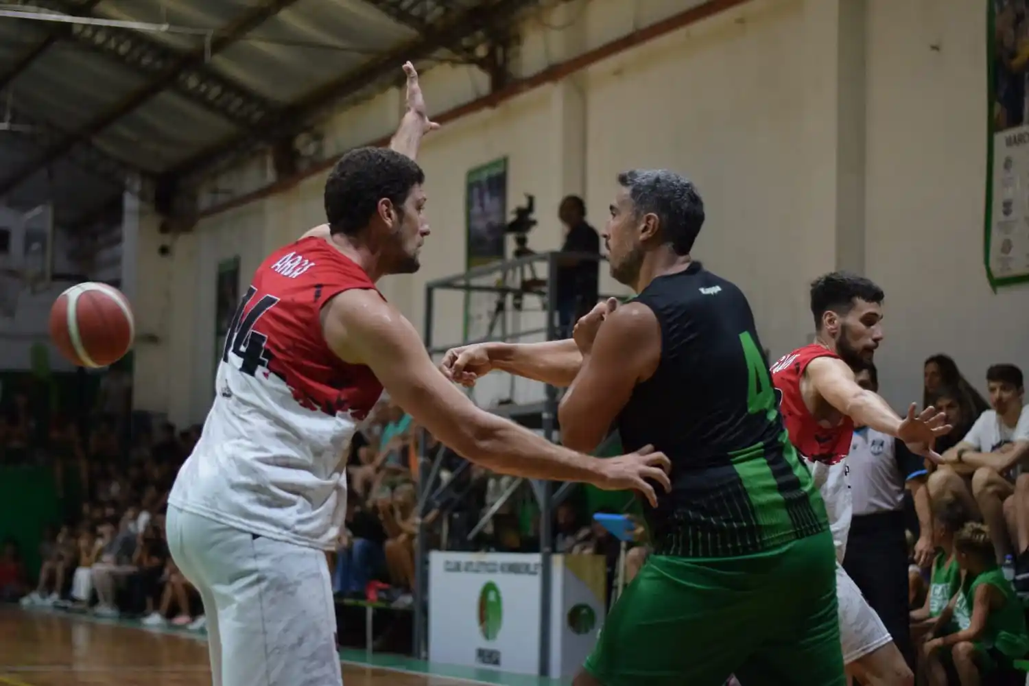 Maciel descarga ante la marca de Arca. (Foto de Agustín Belga, prensa de Kimberley).