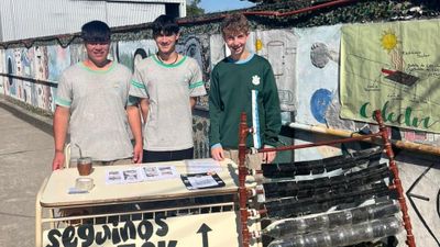 Estudiantes de El Fortín construyen termotanques solares para su comunidad