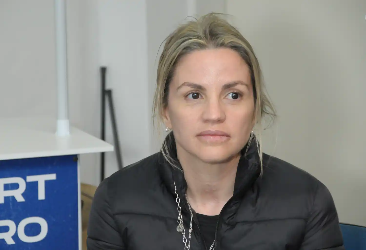 Gobierno incluyó a Píparo en lista de los que votaron "contra el pueblo" y la diputada pidió "templanza"