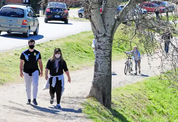 Ya no será obligatorio el uso del barbijo al aire libre