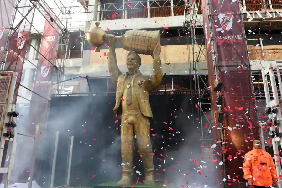 Rodolfo D’Onofrio opinó de la estatua de Gallardo: “Debe tener una modificación, no hace a lo que es River”