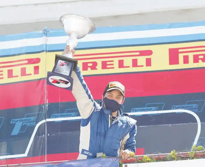 Luciano Martínez se impuso en el Turismo Pista de Olavarría