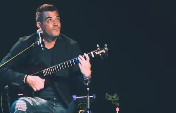 «El Pollo» Brito y Ronald Borjas cantarán desde el sofá