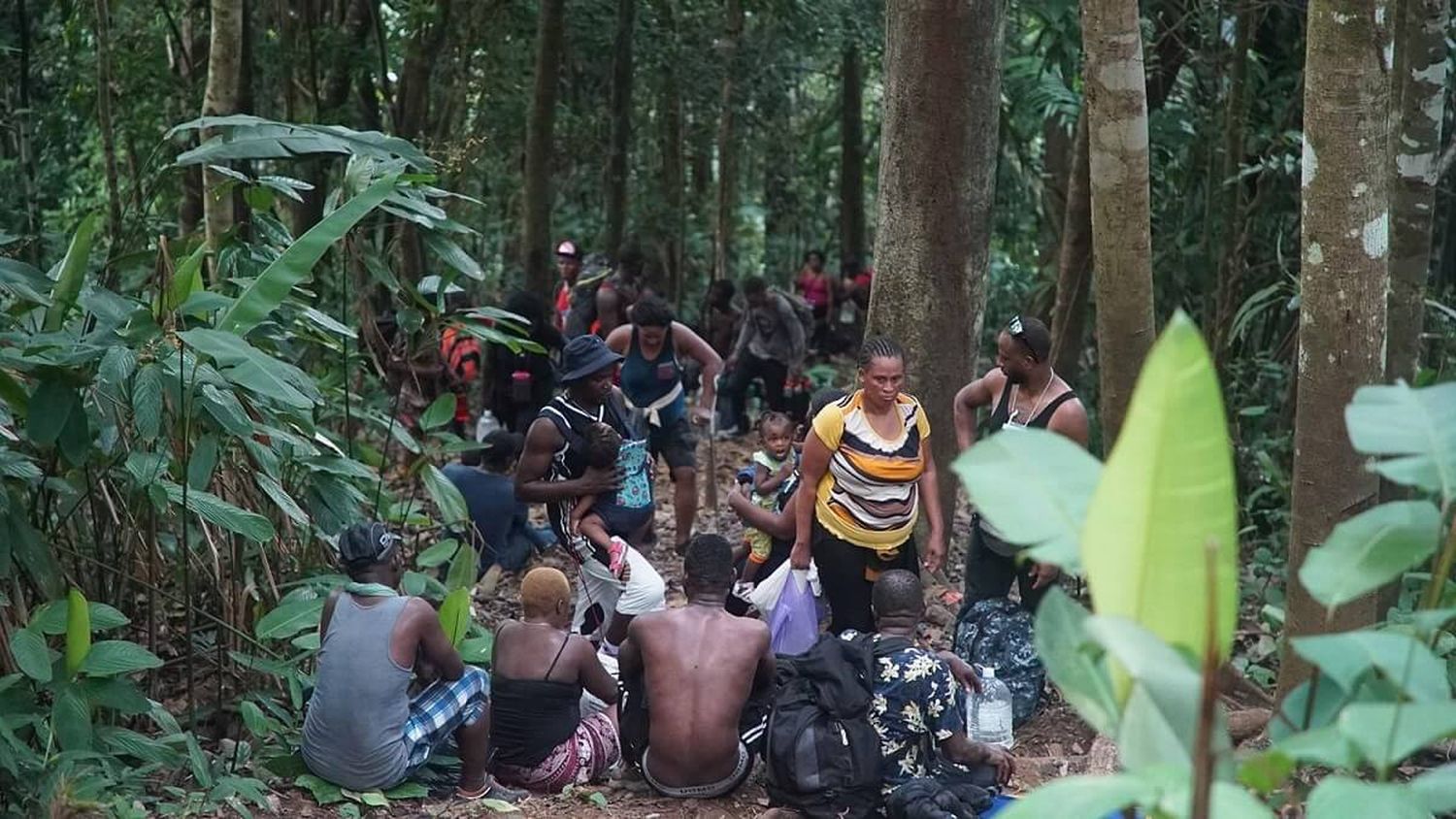 CAPTAN ENFRENTAMIENTO entre policías y delincuentes que robaban y abusaban de migrantes en el Darién