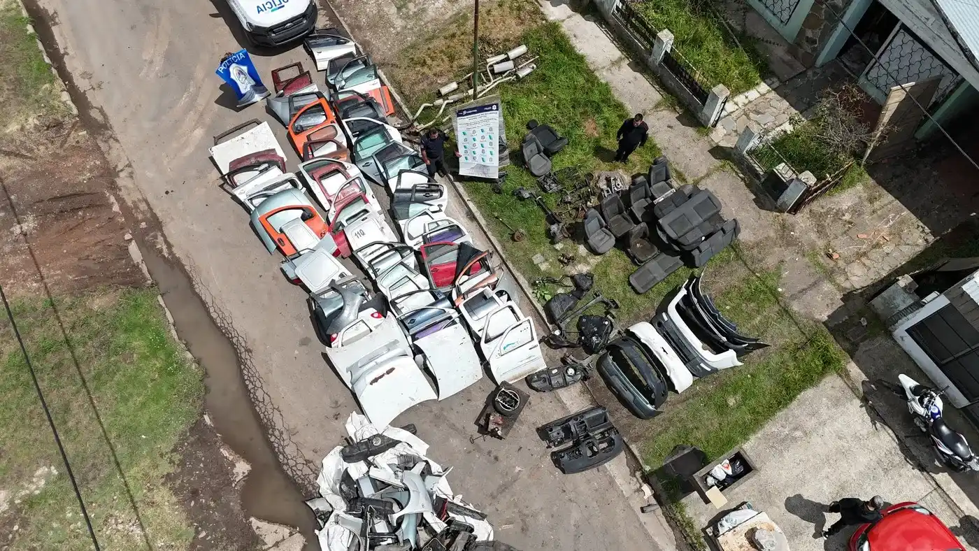 Los allanamientos se llevaron a cabo en Abasto y en Melchor Romero. FOTO: 0221.