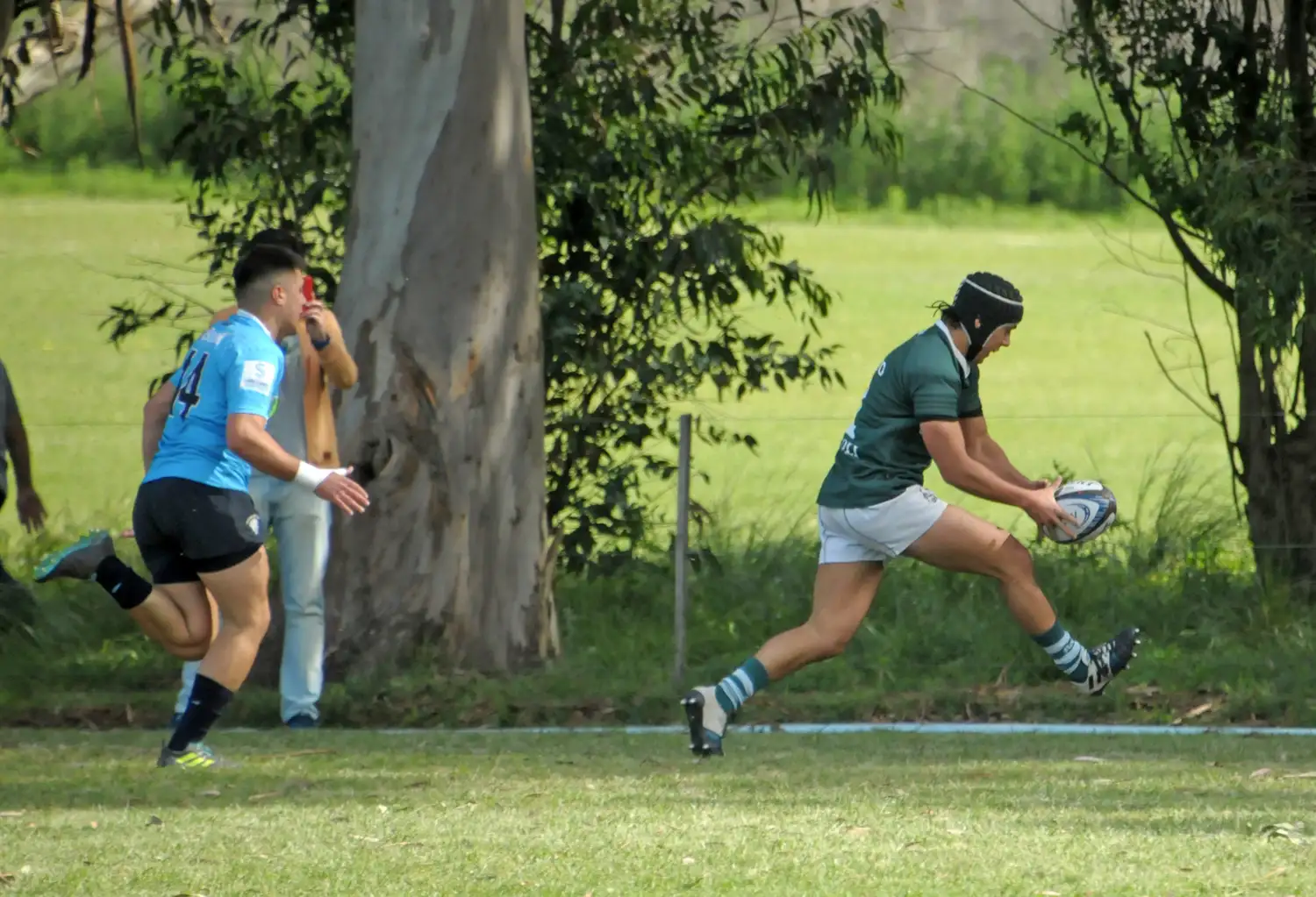 Parodi Pérez llega al try para Los Cardos.