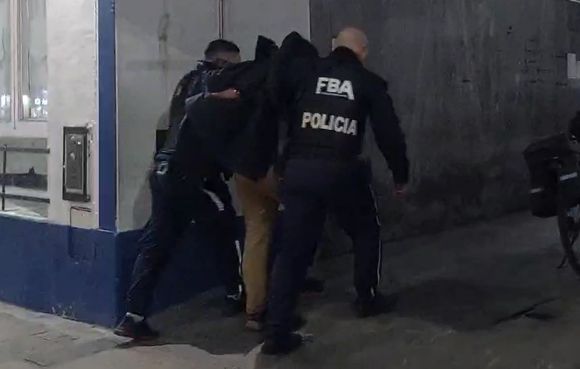 Un hombre ingresó a la Iglesia Catedral y amenazó con un cuchillo a varias personas