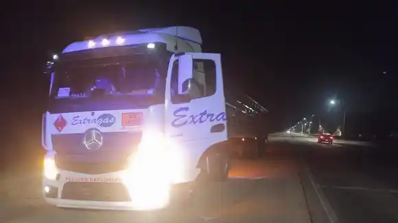 Violento ataque a un camionero en Ruta 2: le arrojaron un ladrillazo al parabrisas